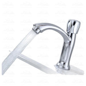 Robinet de lavabo de salle de bain Wayon Classic à poignée croisée avec bec haut en arc - Product Image 4