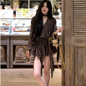 Korean Style Brown Plaid V-Neck Wrap Dress Loose Fit Women Autumn 2025 Fashion Dress - Product Image 4