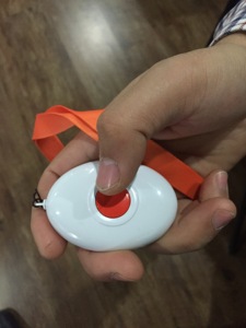 Sistema Inalámbrico de Llamada para Hogares de Ancianos y Hospitales, Botón de Llamada con Correa para el Cuello para el Cuidado de Personas Mayores - Product Image 3