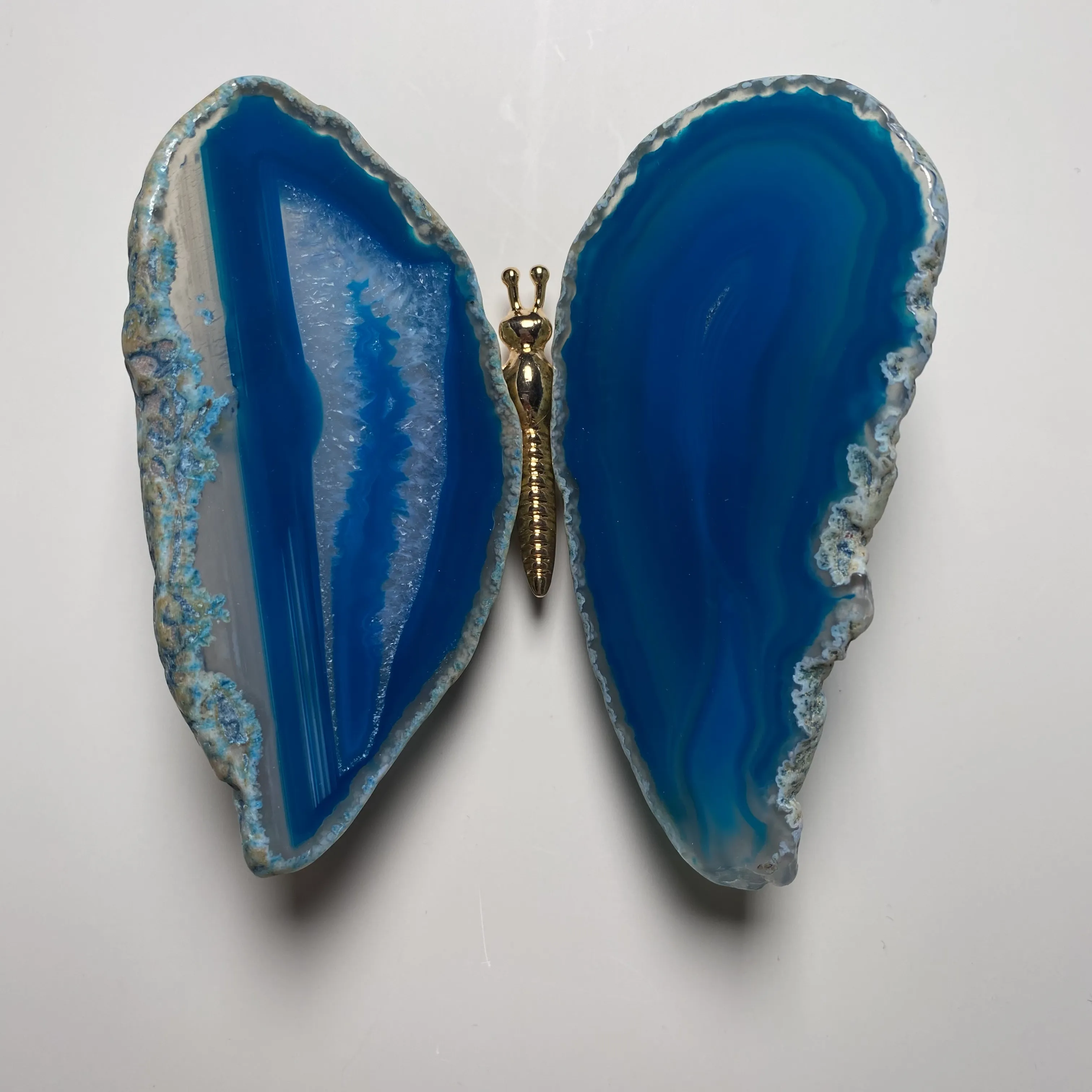 Cristalli all'ingrosso naturali di meditazione dei mestieri di feng shui che curano le pietre agata blu della farfalla del brasile per il regalo