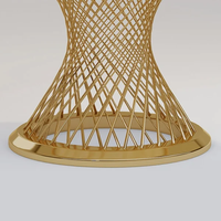 Table à manger ronde moderne de 51 "avec dessus en marbre et piédestal en acier inoxydable doré pour 6 places dans le salon salle à manger hôtel