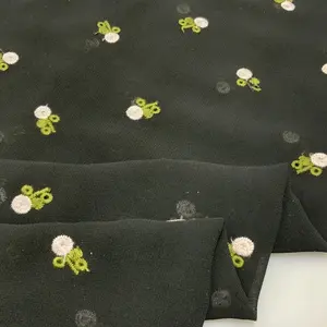 Nuovo design nero poliestere pianura pieno-fiore chiffon tessuto del ricamo per il vestito