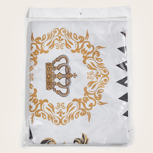 Cape de coiffure extra longue anti-adhésive pour adultes, usage en salon ou à domicile, cape textile blanche avec motif géométrique et design doré - Product Image 4