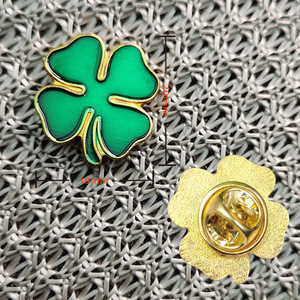 Épingles à revers trèfle de la Saint-Patrick, broches trèfle, cadeaux de la Saint-Patrick, porte-bonheur, feuille verte en émail, cadeaux pour les festivals irlandais - Product Image 3