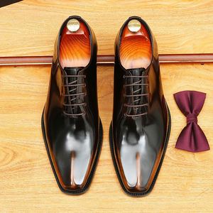 Business Casual Brogue Patchwork Pointed <b>Toe</b> Lace-Up Genuine Leather Versatile Men's Formal Wedding Shoes - Product Image 3