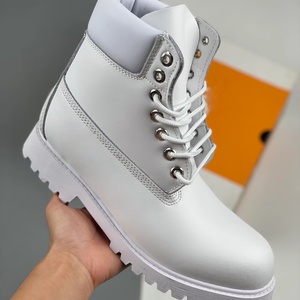 Botas de Nieve de Diseño de Lujo para Hombre y Mujer, de Cuero Genuino, Impermeables y Antideslizantes, con Estilo Clásico - Product Image 1