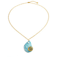 Collier multi-breloques en acier inoxydable plaqué or, style océan, coquillages et conques, étanche, collection été 2026, vente en gros de bijoux