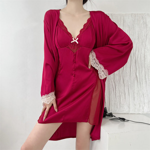 Pijama de mujer sexy de dos piezas de alta calidad con mangas largas, cuello en V, de seda helada roja, sin espalda, con almohadillas en el pecho, para uso diurno/nocturno - Product Image 3