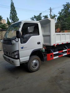 Camión Volquete Usado ISUZU NPR de <span class=keywords><strong>5</strong></span> <span class=keywords><strong>Toneladas</strong></span>, Camión Manual 4x2 en Venta - Product Image 6