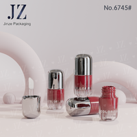 Emballage de cosmétiques Jinze prêt à expédier 4.3ml Tube de brillant à lèvres mignon Logo de conception de conteneur de glaçure à lèvres vide pour le maquillage