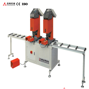 Machine de vissage automatique pour profilés en <span class=keywords><strong>PVC</strong></span>, plastique et acier, et doublures de renforcement en acier - Product Image 1