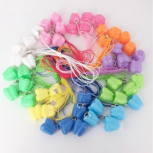 Soporte para dientes para niños, llavero con forma de corazón, caja de almacenamiento de dientes para bebés, organizador tipo gancho para uso doméstico - Product Image 1