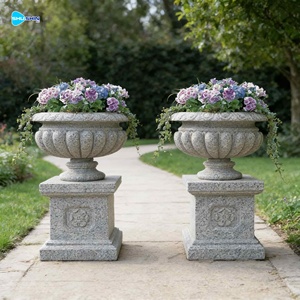 Vasos de Flores Decorativos de Mármore Branco Baratos Feitos à Mão para Jardim de Villa Europeia com Base - Product Image 2