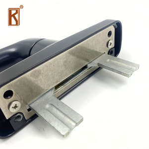 Manija de horquilla de dirección opuesta de aleación de aluminio para ventanas abatibles Manija de ventana de bloqueo de tipo completo de excelente calidad - Product Image 3