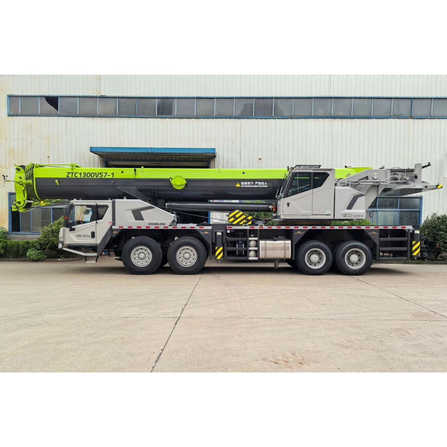 Zoomlion ZTC1300V 130-Ton Hydraulic Truck Crane for Sale
