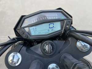 Moto Urbaine 250cc Monocylindre Refroidie par Air pour les Trajets de Loisirs Suburbains, les Trajets Urbains ou les Aventures de Week-end - Product Image 5