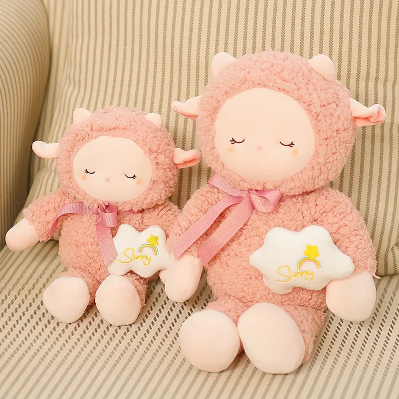 新しいデザインかわいいピンクの子羊の羊のぬいぐるみは枕のぬいぐるみを投げます