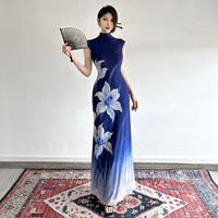 Nouvelle robe cheongsam à imprimé floral de style chinois pour femmes, sans manches, col montant, coupe ajustée, élégante, longue robe maxi