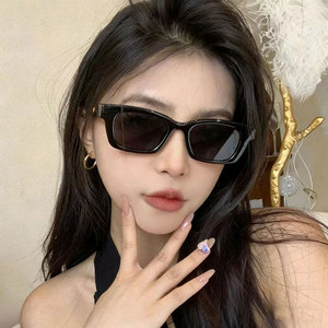 Gafas de Sol Estilo Jennie para Mujer, Montura Negra Ojo de Gato, Protección UV380 Clase 2, Lentes de Espejo, Moda Coreana - Product Image 3