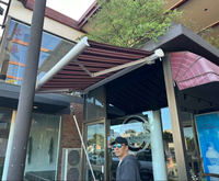 Vente en gros de parasol étanche en PVC personnalisé Cassette complète auvent rétractable pour restaurant balcon aluminium acrylique motorisé