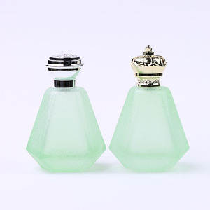 <span class=keywords><strong>2025</strong></span> thiết kế mới sang trọng thủy tinh kim cương hình dạng chai nước hoa mờ pha lê nứt kết cấu 30ml/50ml/100ml chai nước hoa - Product Image 2