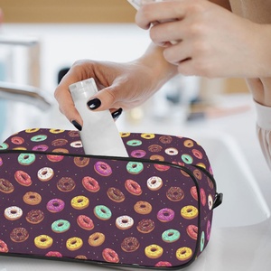 Bolsa de Maquillaje Cosmética con Cierre, Impermeable, Portátil, de Gran Capacidad, con Diseños de Donuts, a Precio Económico - Product Image 6