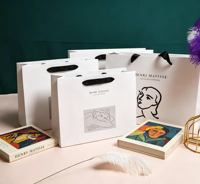 Boîte d'expédition écologique et recyclable sur mesure avec papier de soie et impression UV, ensemble d'emballage de vêtements de marque pour boutique en ligne