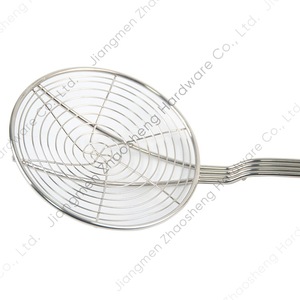 Colador de alambre de acero inoxidable con mango largo de 20 cm, multifunción, para servir fideos en ollas calientes, colar aceite, uso doméstico - Product Image 2