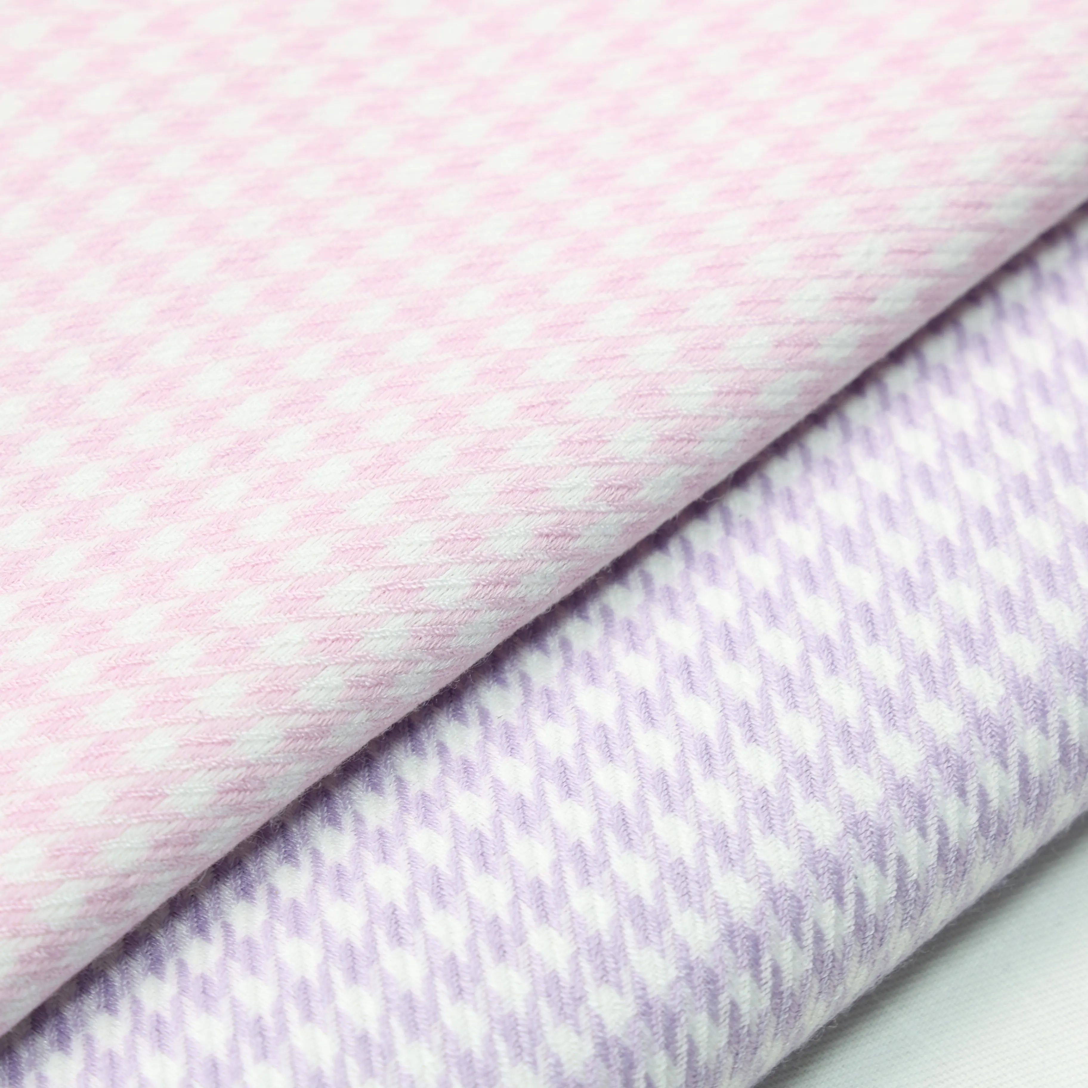 China Textile Classic Design Polyester Viscose Spandex Yarn Dyed Woven Check Fabric for Shirts