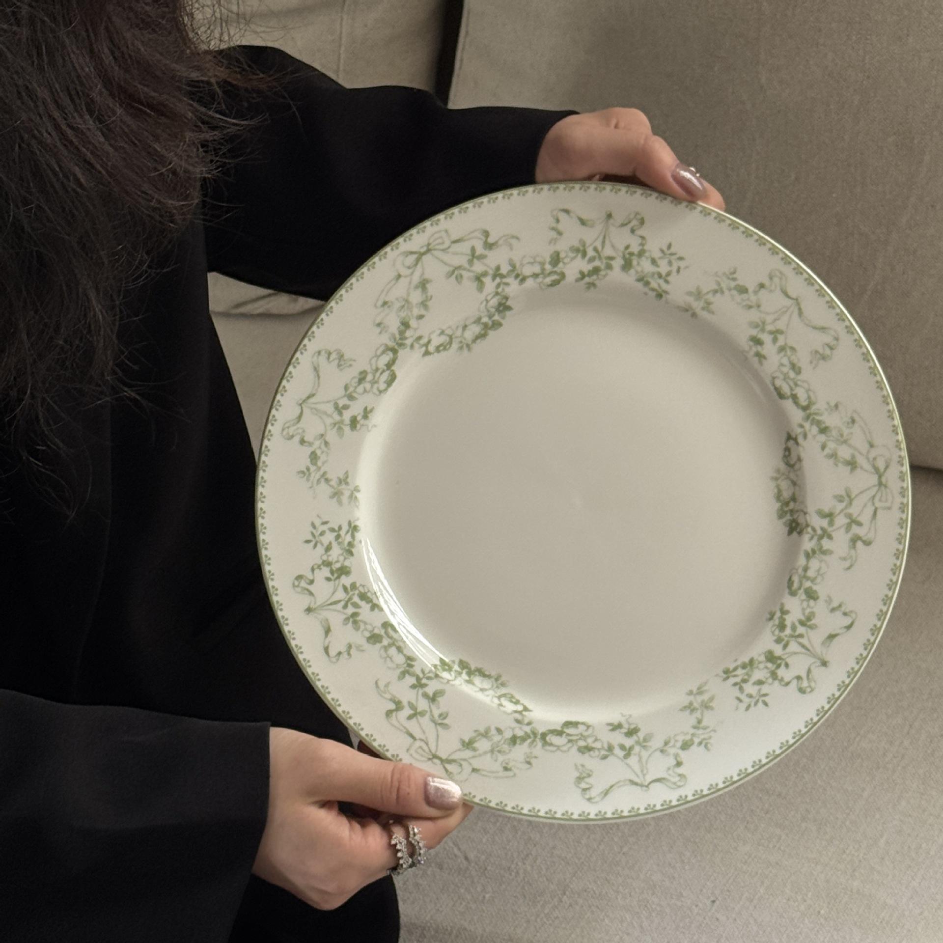 Light green 8-inch plate, 20*2.5