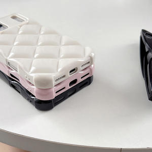 Funda acolchada para teléfono 17 Pro, estilo pequeño con patrón, funda suave para 15 Plus, funda de cobertura total para 13, funda de alta estética. - Product Image 4