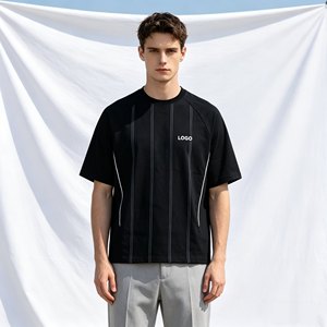 Camisetas de manga corta a rayas para hombre, camiseta de hombre con rayas reflectantes serigrafiadas y pedrería, ropa casual, estilo oversize y holgado para hombre - Product Image 5