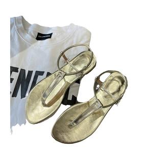 Chaussures imprimées tendance, uniques et de qualité supérieure, faites à la main, en daim et velours antidérapant, pour tous, disponibles en différentes couleurs et tailles. - Product Image 5