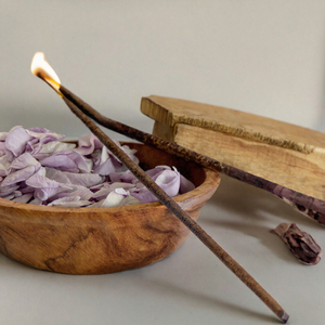 Incienso Argentino Hecho a Mano con Aroma a Pétalos, Fragancia de Rosa y Agarwood, Marca Jiongtu, 100% Natural, Personalizable - Product Image 2