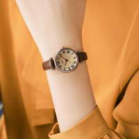 Nouvelle montre rétro réseau à petite plaque lumineuse rouge pour femmes, Test d'étudiant, montre à Quartz étanche