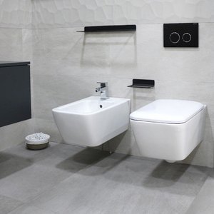 โถชำระล้างแบบแขวนผนังทรงสี่เหลี่ยม เซรามิกขัดเงาสีขาว-Geberit พร้อมชุดติดตั้ง - Product Image 2