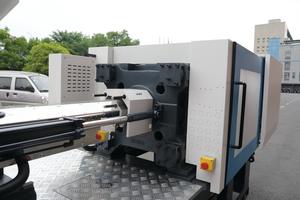 Piccola Macchina per Stampaggio a Iniezione <span class=keywords><strong>di</strong></span> Plastica da Tavolo 90 Tonnellate Macchina per Produzione <span class=keywords><strong>di</strong></span> Giocattoli in Plastica <span class=keywords><strong>Cubo</strong></span> <span class=keywords><strong>di</strong></span> <span class=keywords><strong>Rubik</strong></span> HS-90 - Product Image 4