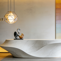 Comptoir de réception moderne personnalisé en acrylique marbré, design cannelé, écologique, résistant à l'eau, haute dureté pour hôtel et bureau