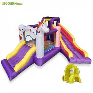 Castillo Inflable Creativo para Entretenimiento en Interiores y Exteriores con Colores Personalizados y Detalles Seguros en Venta - Product Image 4