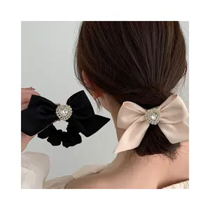 Elegantes Satin-Bogen Herz-Strass-Haar Scrunchies solide Farbhaar-Bindung für Damenhaar-Zubehör