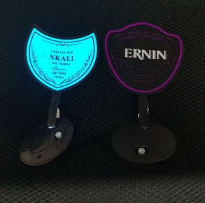 Etiqueta Luminosa LED EL de Diseño Personalizado para Botellas de Vino, Materiales PET + ABS + LED, para Hogar, Restaurante, Bar, Hotel, Boda - Product Image 4
