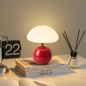 Lampe de chevet à LED, avec abat-jour en forme de champignon blanc crème et socle en céramique, disponible en 3 couleurs - Product Image 5