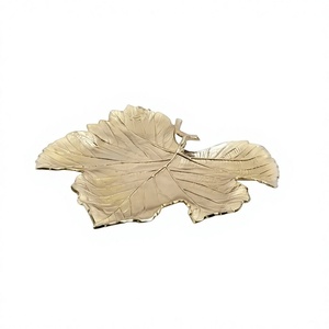 Plateau à dattes en aluminium couleur or, de qualité supérieure, en forme de feuille, pour servir des en-cas, au prix le plus bas - Product Image 1