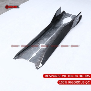 Faldones Laterales de Fibra de Carbono Seca de Calidad Superior Estilo Adro para Chevrolet Corvette C8 - Product Image 5