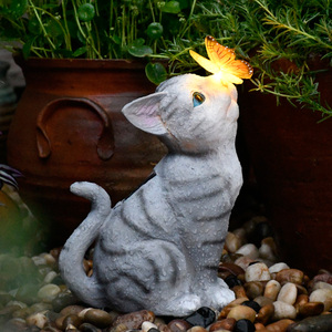 Statues de <span class=keywords><strong>chat</strong></span> de jardin solaires <span class=keywords><strong>en</strong></span> <span class=keywords><strong>résine</strong></span> personnalisées et charmantes, lumières solaires <span class=keywords><strong>pour</strong></span> <span class=keywords><strong>chat</strong></span> de jardin avec lumière papillon <span class=keywords><strong>pour</strong></span> la décoration de jardin - Product Image 3