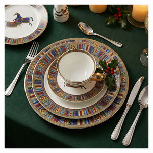 Service de table créatif en porcelaine fine avec motif incrusté d'or, conception anti-fuite, incluant un kit d'ustensiles pour la restauration à domicile - Product Image 2