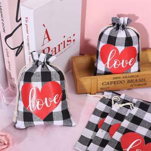Sac cadeau en coton pour la Saint-Valentin 13*18cm, pochettes à cordon en tissu écossais pour mariage, fête nuptiale, pour bijoux, cœur d'amour, artisanat - Product Image 4
