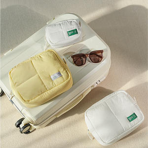 Sac cosmétique imperméable en nylon Yuanben, grande capacité, multifonctionnel, pour le rangement des articles de toilette et du maquillage en voyage - Product Image 4