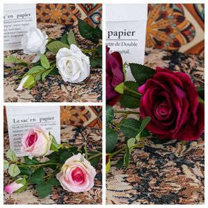 ดอกกุหลาบกำมะหยี่ประดิษฐ์ CallaFloral สามหัว สีขาว ชมพู แดง สำหรับตกแต่งงานแต่งงานและบ้าน สไตล์อินส์ - Product Image 3