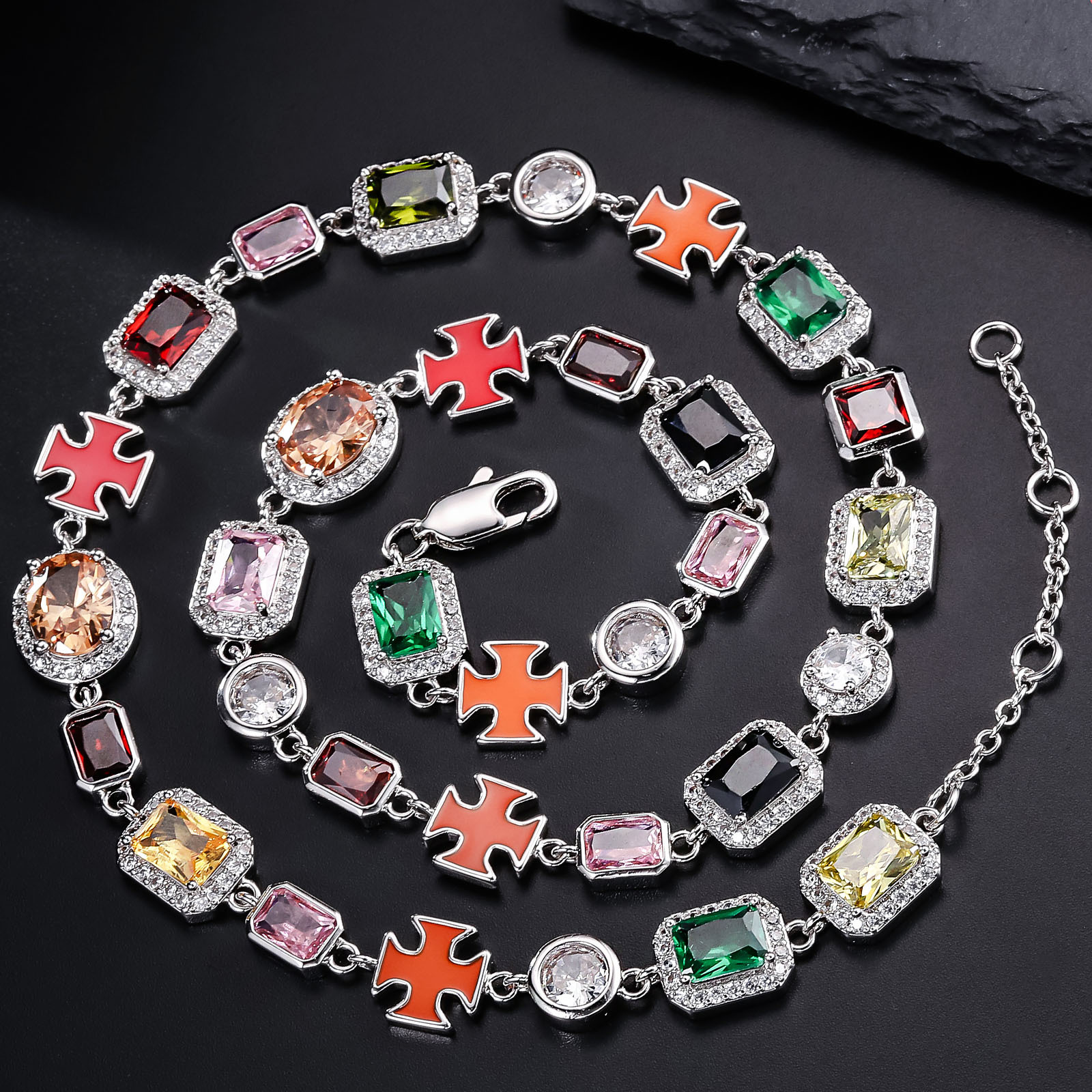 Cadena de oro blanco con gema